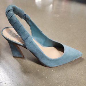 Vince Camuto size 5 sling back